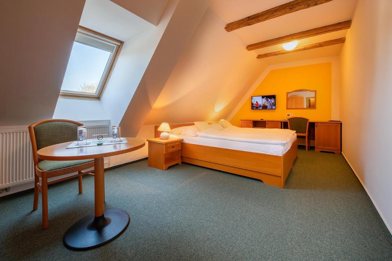 Double or Twin Room,1092712920:JPEG